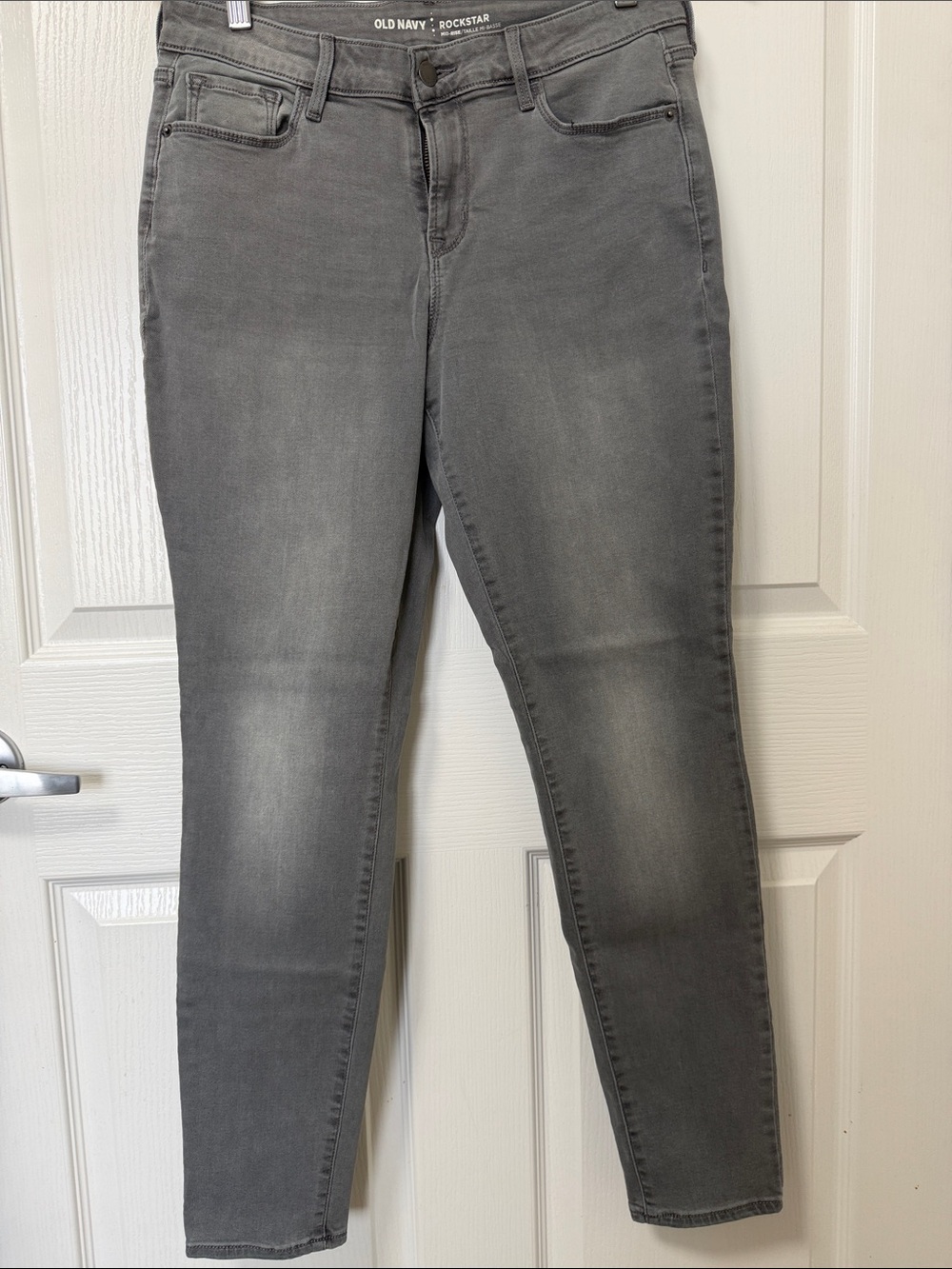 Old Navy Women's Grey Skinny Jeans – Rockstar Fit